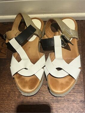 White,L & Gold Women's Leather Sandals